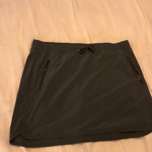 Athleta Metro skort (size L)